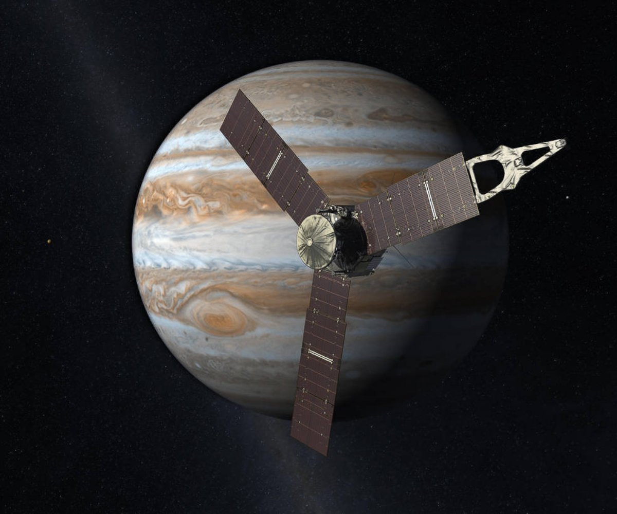 ABC's tweet photo. After 5 years and a 2 billion mile journey, NASA's Juno probe set to enter Jupiter's orbit. https://t.co/iS3fYFwJLd https://t.co/1rcLxOgCJi