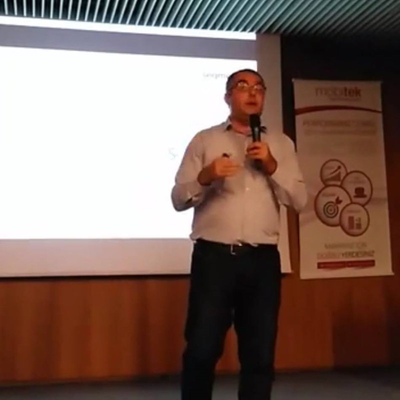 360PlusMedia's tweet photo. .@SegmentifyLtd Kurucu Ortağı @muratsoysalisme #ECommerceAcademy'de segment optimizasyonunun önemini anlatıyor. https://t.co/jJjGXNG4iU