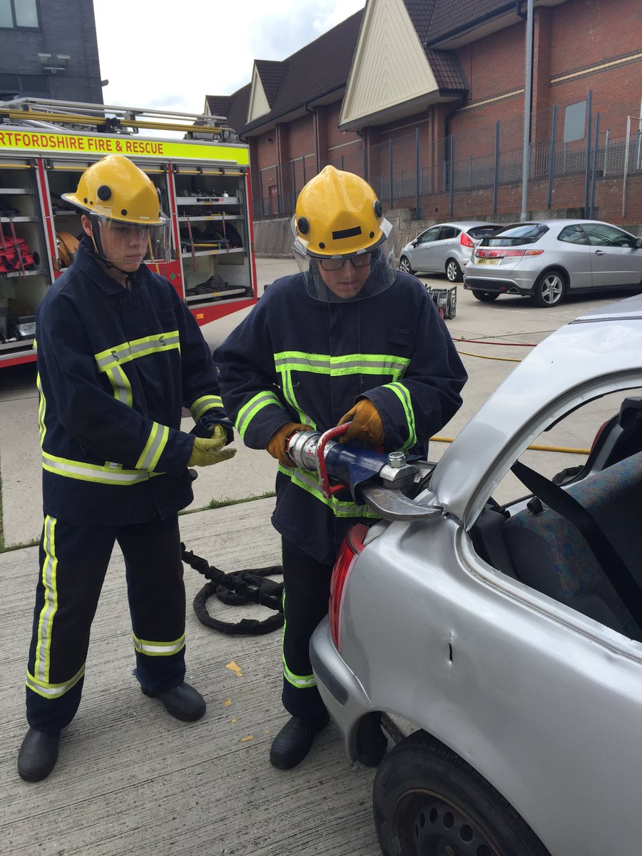 HFRSyouth's tweet photo. #workexperience going well @watfordfire. Students learning hose running and an excellent session on #rtc https://t.co/l9fYLKETVG