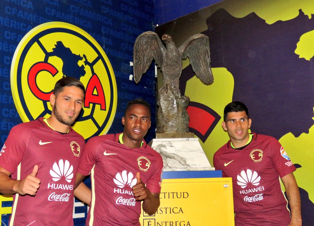 ClubAmerica's tweet photo. Finaliza la presentación oficial de nuestros refuerzos para el Apertura 2016. https://t.co/JJBA3Ftst1