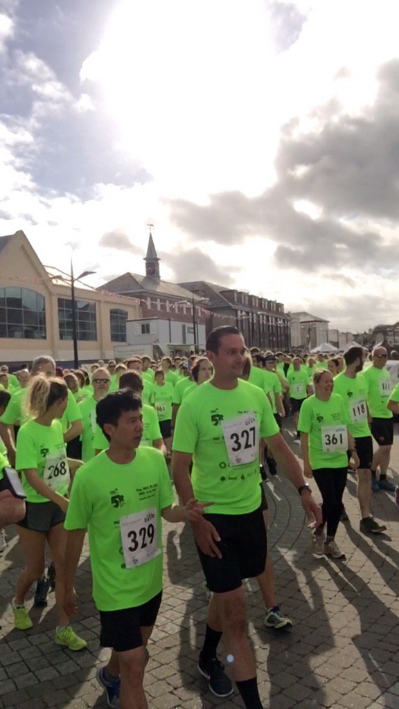 #ROC5K runners ready to race. Sad we're not competing <a href="/Morveth_/">Morveth</a> said he'd let someone else get the glory 😉