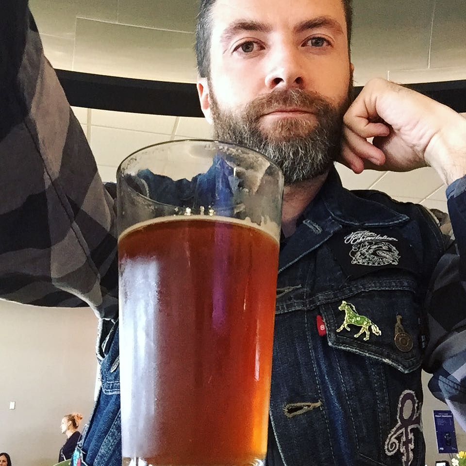 319heads's tweet photo. Woke at 4:30am today, much needed airport beer during my layover in Minneapolis. #backinth… https://t.co/3vkd2Hi5Gp https://t.co/35HG4vWLdt