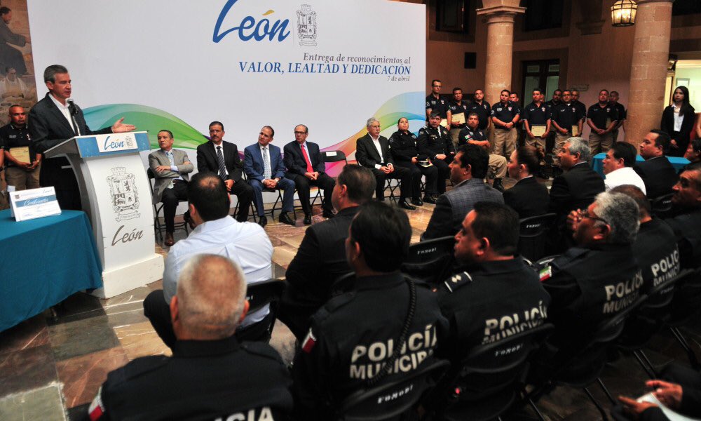 kuali_noticias's tweet photo. Ante alza de homicidios, @municipio_leon requiere #MandoUnico: @sergioacontrera 
https://t.co/lbCs6iHZxA https://t.co/k43zdqOne0