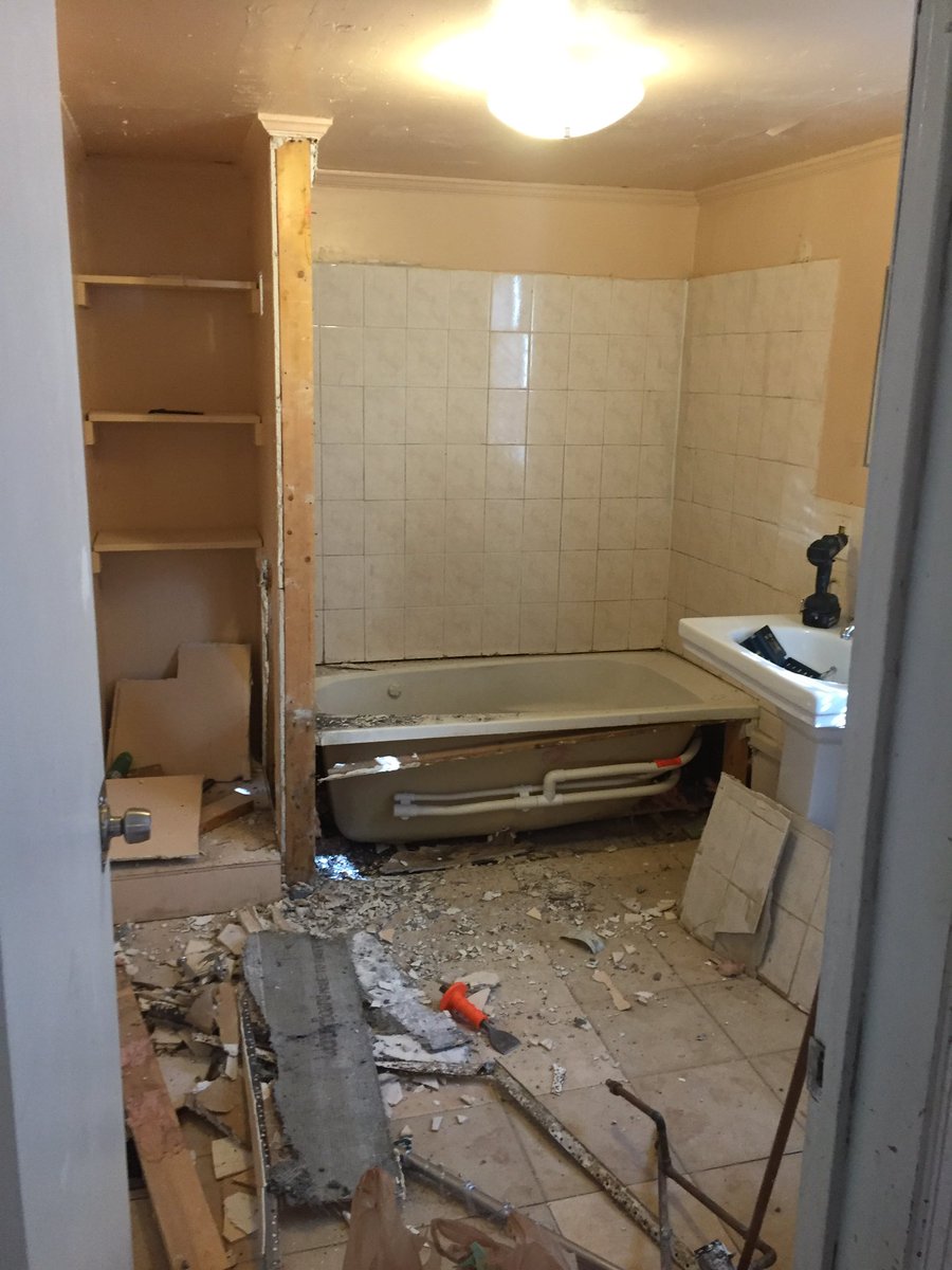 SthwarkHandyman's tweet photo. We're refurbishing a home for one of our clients in North Carolina #afraidofspiders #International #Handyman #London https://t.co/1bdCyCFhPF
