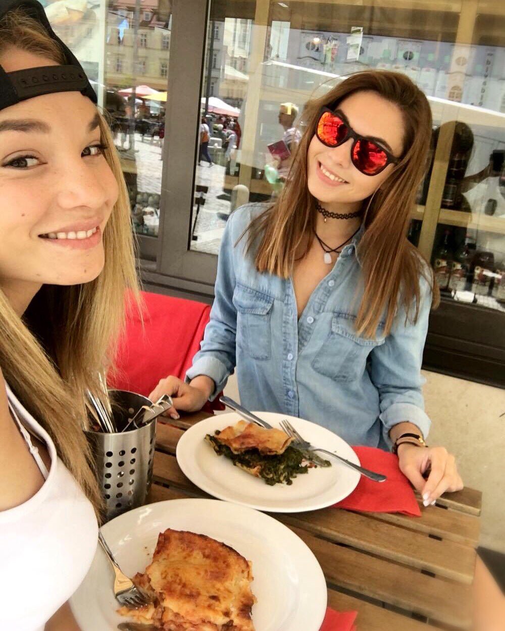 Sabrisse on X: @DangovaNicky @Sabrisse #Lunch #Summer Babes together  💕❤️💋 t.coxIreFF9App  X