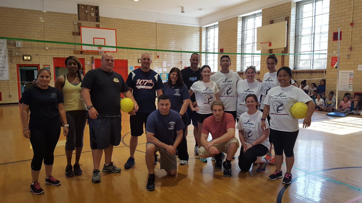 NYPD107Pct's tweet photo. #107PCT Challenges the children and staff of #PS201 to a friendly volleyball game #CopsandKids #NYPD #HappySummer https://t.co/ktJcNbh6FC