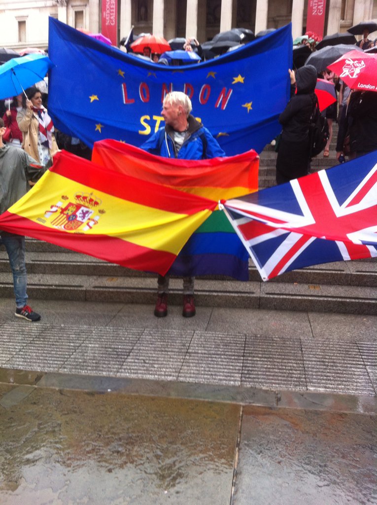 BryonyHoskins's tweet image. We don't want to Leave - we are Europeans @trafalgar square @N4CM @London4Europe @euromove #euref