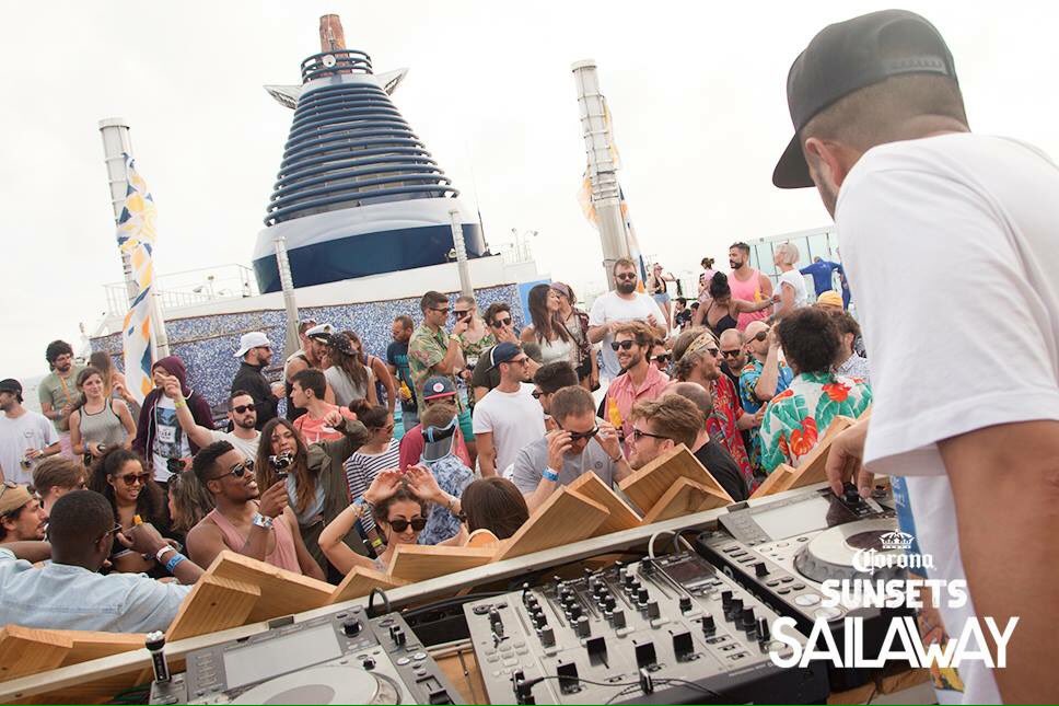 ¿Aún no te has pasado por la galería de imágenes de #coronasunsets #sailaway ?  facebook.com/sailawayfestiv…