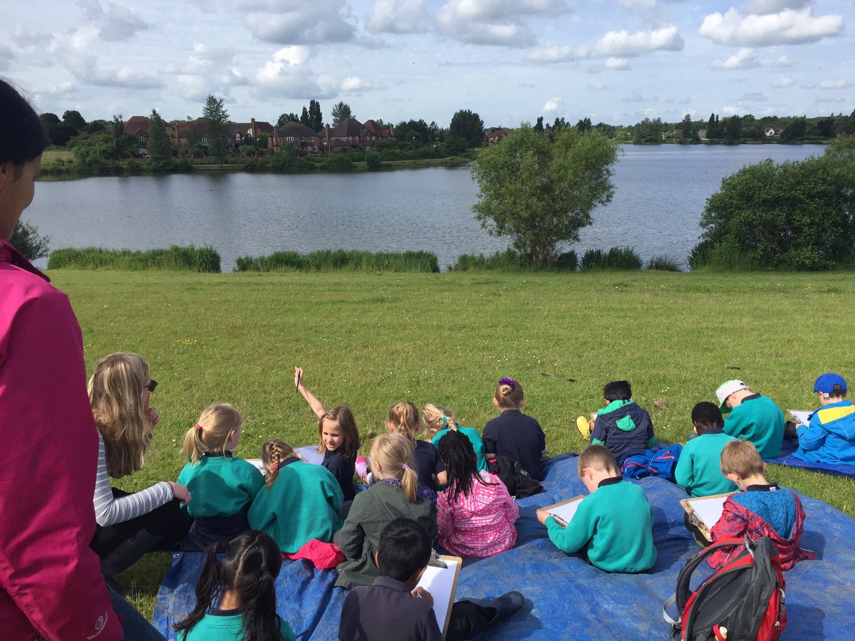 MrsOwenLMS's tweet image. Sticklebacks had a fantastic trip to Furzton Lake this morning @LongMeadowSch #fungeography #buddingartists #norain