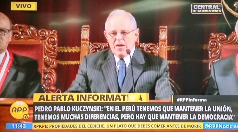 ONPE_oficial's tweet photo. Presidente electo destacó proceso justo y cuarta transición consecutiva en democracia, tras recibir credenciales. https://t.co/VHpCyr39Nd