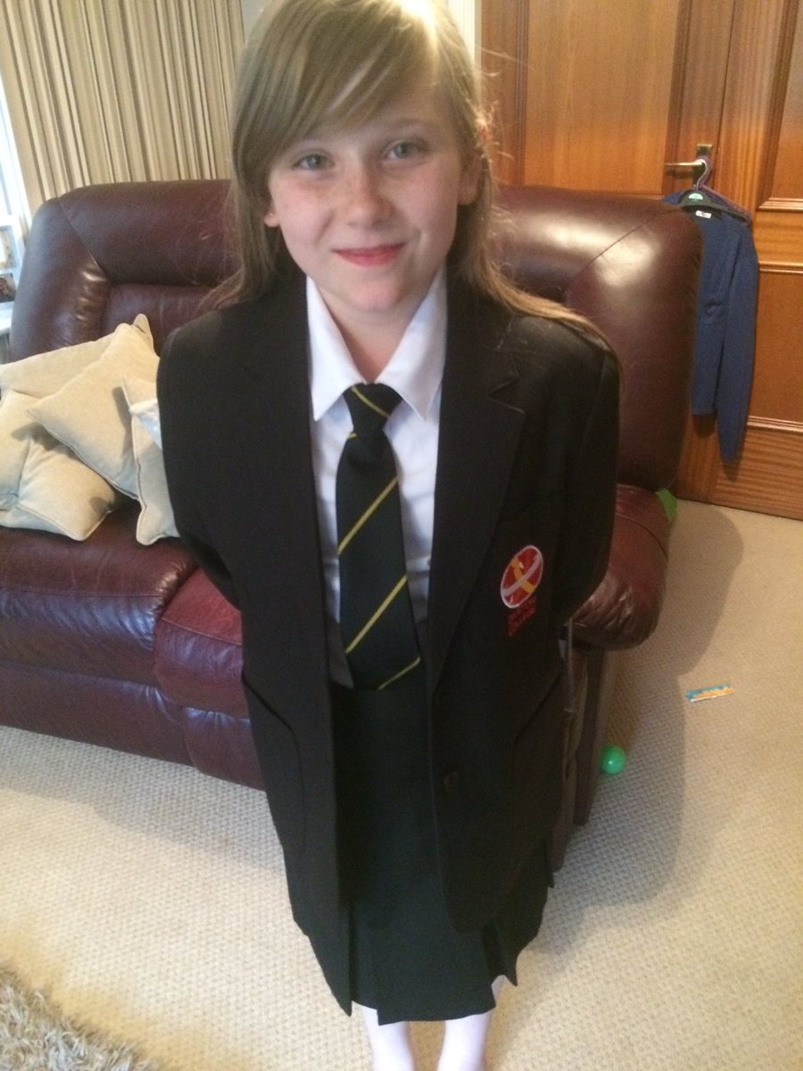 hall_leanne's tweet photo. My girl all ready for her first day at @Darton_College on Monday!! #excitedgirl #scaredmum #proud https://t.co/GxKc6ZUrOT