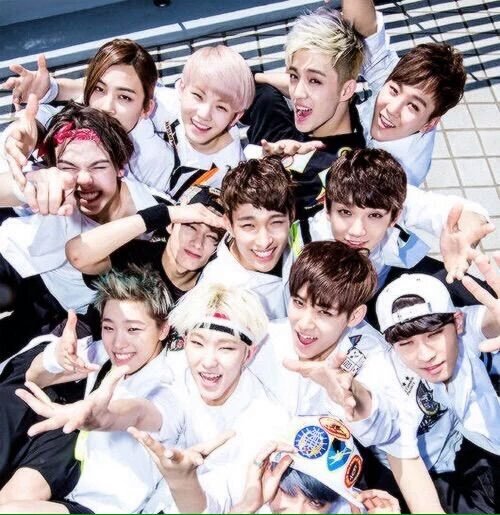 vivivivinci's tweet photo. Aqui vai minha consideração e amor por esses 13 garotos que roubaram meu coração! 💜 #400DaysWithSVT https://t.co/41qVLuvTfW
