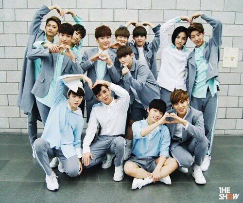 vivivivinci's tweet photo. Aqui vai minha consideração e amor por esses 13 garotos que roubaram meu coração! 💜 #400DaysWithSVT https://t.co/41qVLuvTfW