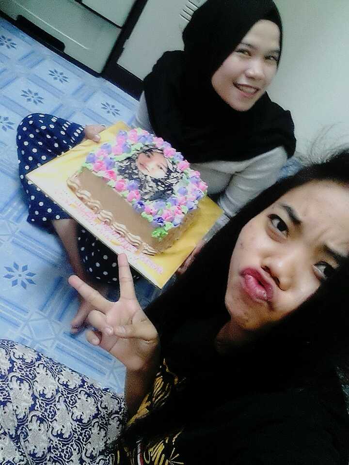 sitimursadah's tweet photo. Sekarang kamu tua kaka Yulia Mahdalena :* https://t.co/PswZAjyI1x