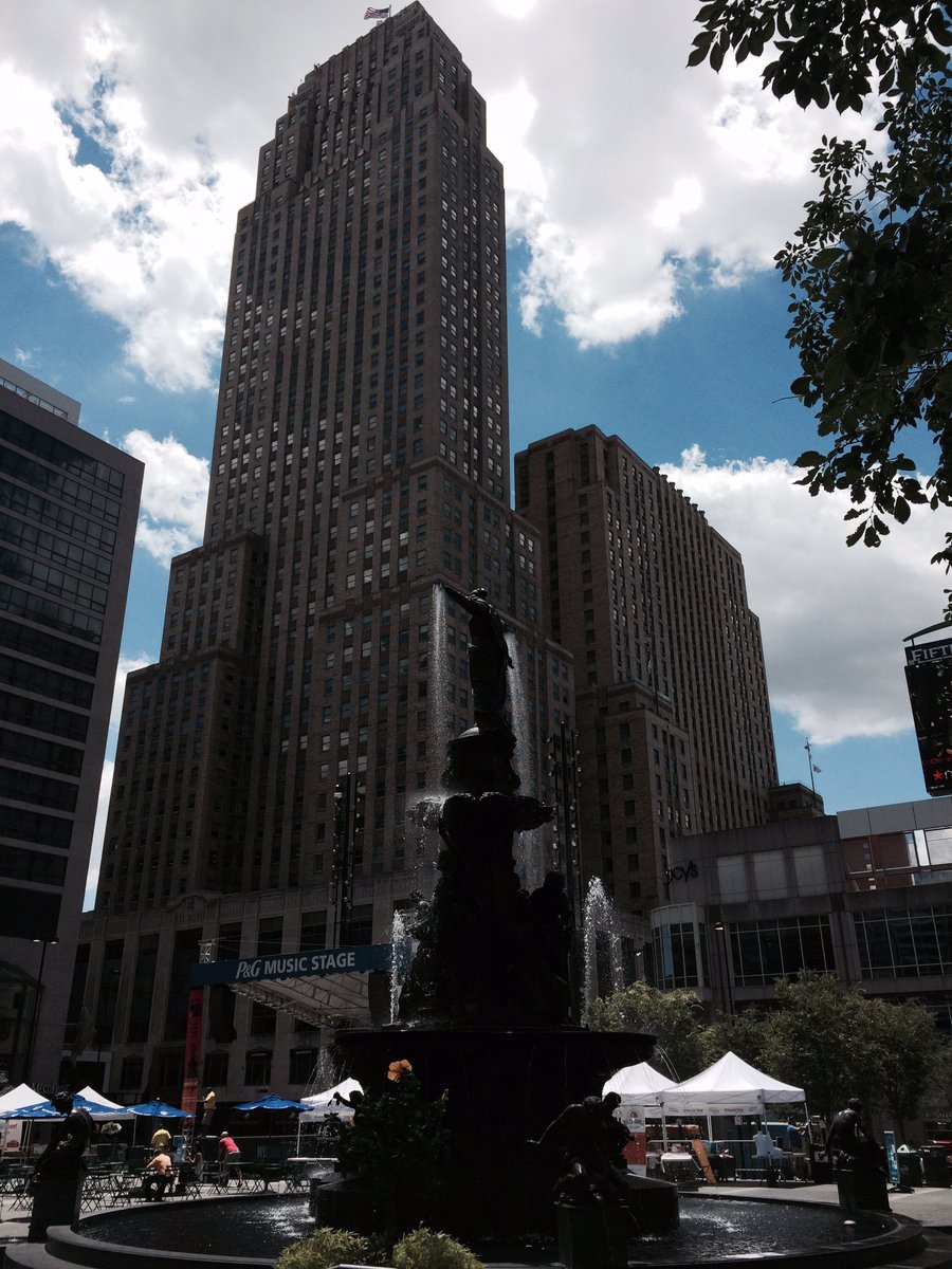 It's way to nice outside to go back to work, especially at Fountain Square. 🌞<a href="/MyFountainSqr/">Fountain Square</a>