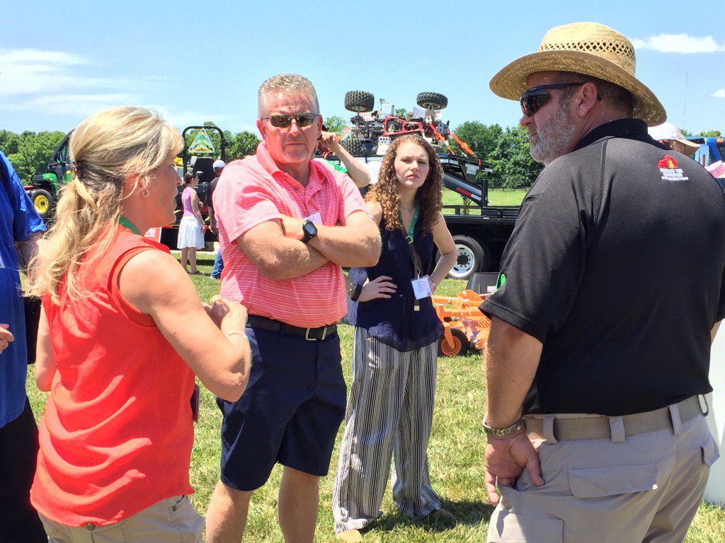 kentuckyag's tweet photo. KDA's Dale Dobson talks to #ISASH2016 delegates about grain bin safety@LocustTrace. https://t.co/s5iS1ORnRF