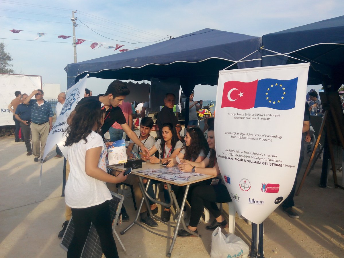 AndroidMobilApp's tweet image. kurulan proje pazarı ve sergi alanında stant açarak proje tanıtımı ve yaygınlaştırma çalışması yaptık...@ulusalajans