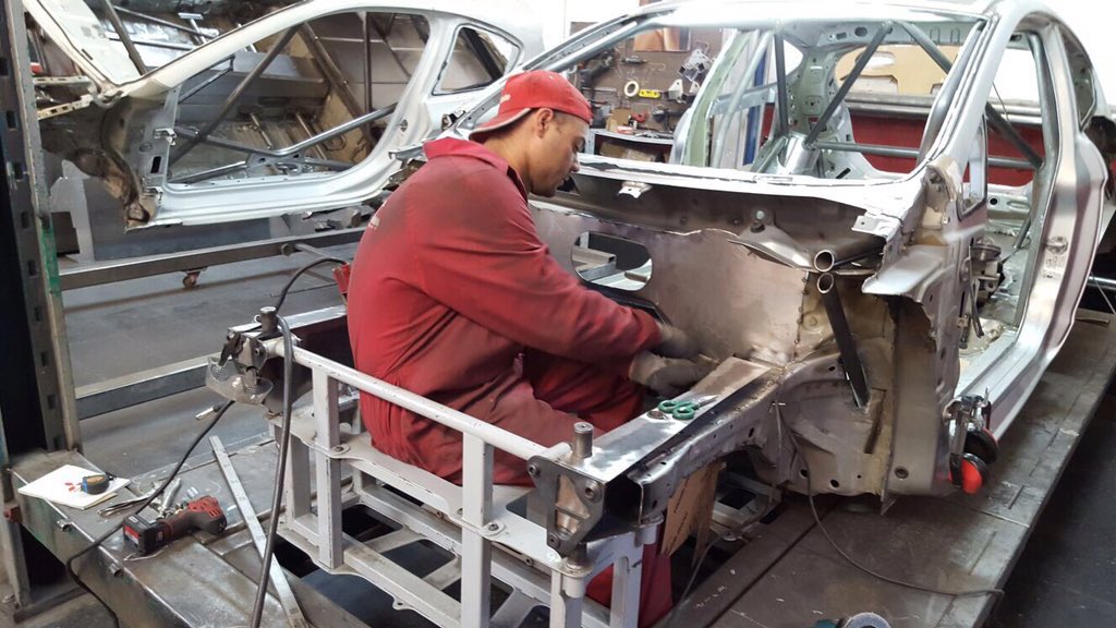 InstaRally_Esp's tweet photo. Se avecinan sorpresas. @RMCMotorsport está fabricando su segunda unidad Maxi Rally. Se trata de un Ford Fiesta. https://t.co/tXNF1zWGEK
