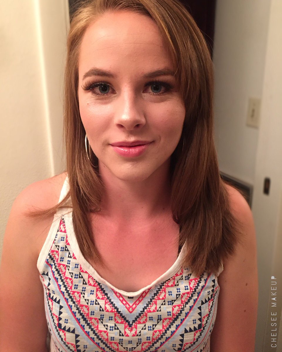 prettyandpt's tweet photo. I did this beautiful girl's #makeup Saturday night! Her first time wearing #lashes and #highlighter 😍😍✨💃🏻 https://t.co/NT8omgL7rR