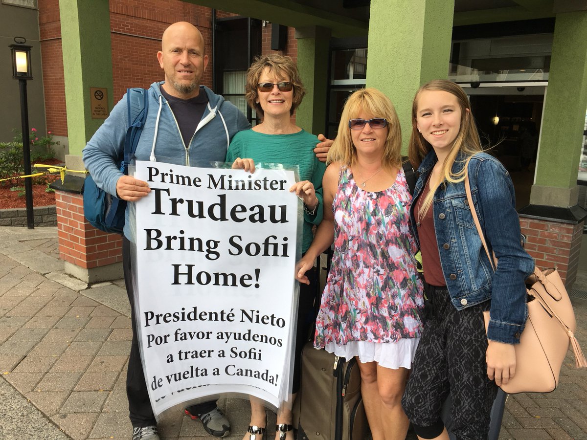 JeffreyStevenD9's tweet photo. WE'RE HERE!!!  Finally in Ottawa and ready to make this happen!
#BRINGSOFIIHOME
@JustinTrudeau @EPN https://t.co/mxQof8qlrp