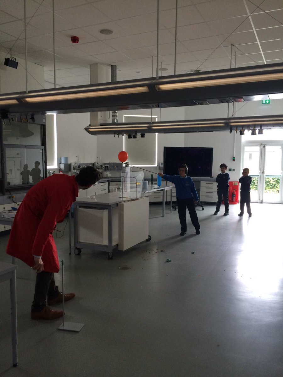 Alleymae_x's tweet photo. @janetSTEM #primarychem #Hollingwood #bowlingpark https://t.co/l3Oq9p80aM