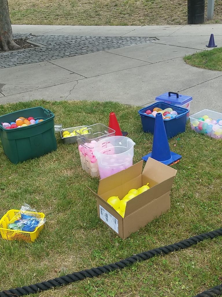 CarleenC__'s tweet photo. Water filled Field day! https://t.co/oekk7gQraf