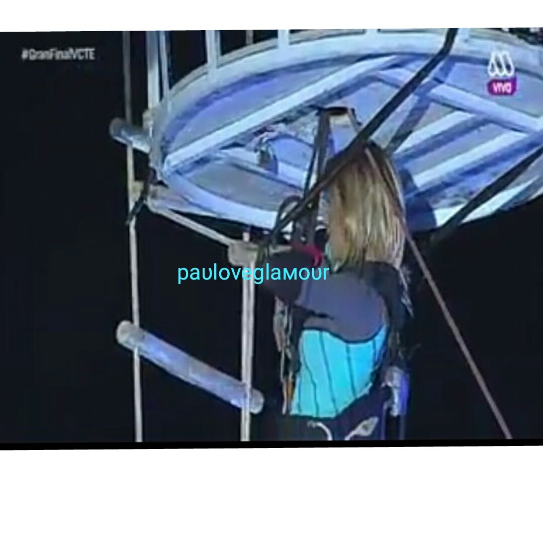 PauLoveGlamour's tweet photo. @OrianaGMarzoli intentando abrir el candado #GranFinalVCTEx #LurianaGanadores 💪💙  (📷8) https://t.co/eo9CkeGlyW