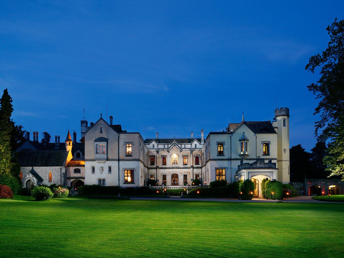 CNTraveler's tweet photo. 11 beautiful castles you can actually rent on Airbnb https://t.co/3vR3EDRqtq https://t.co/QUtFxbpdKU