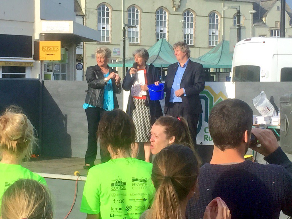 Ok, it's time @johnharveyguru got his short-shorts on and dusted off his trainers - let's make it happen! #ROC17