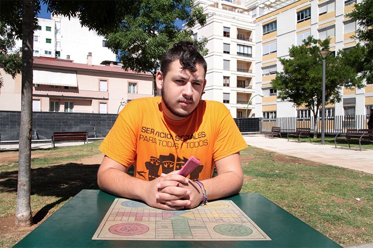 La_Directa's tweet photo. #Directa28J | Jan Gómez: "Ens enfrontem a un imaginari social on no és fàcil sobreviure" https://t.co/YvDrLU9HH9 https://t.co/lMFd4Bt7E9