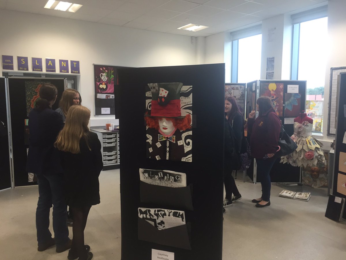 ArtatNewmanRC's tweet photo. Thank you to all the students, parents and staff who joined us tonight #year11 #art #GCSE #celebration #proud https://t.co/x5e4pm0eSP