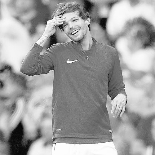 journal_harry's tweet photo. «Quand je le regarde,je me dis que ce que je vois là,n'est pas simplement une personne,c'est une raison de sourire.» https://t.co/UtO7OteI58