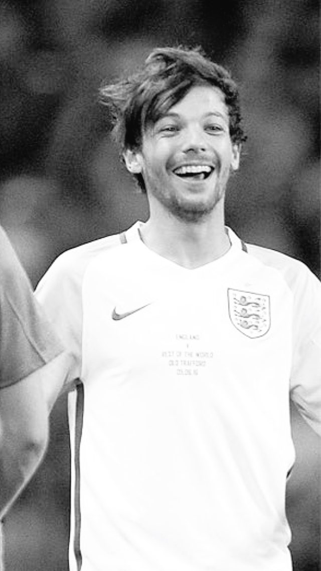 journal_harry's tweet photo. «Quand je le regarde,je me dis que ce que je vois là,n'est pas simplement une personne,c'est une raison de sourire.» https://t.co/UtO7OteI58