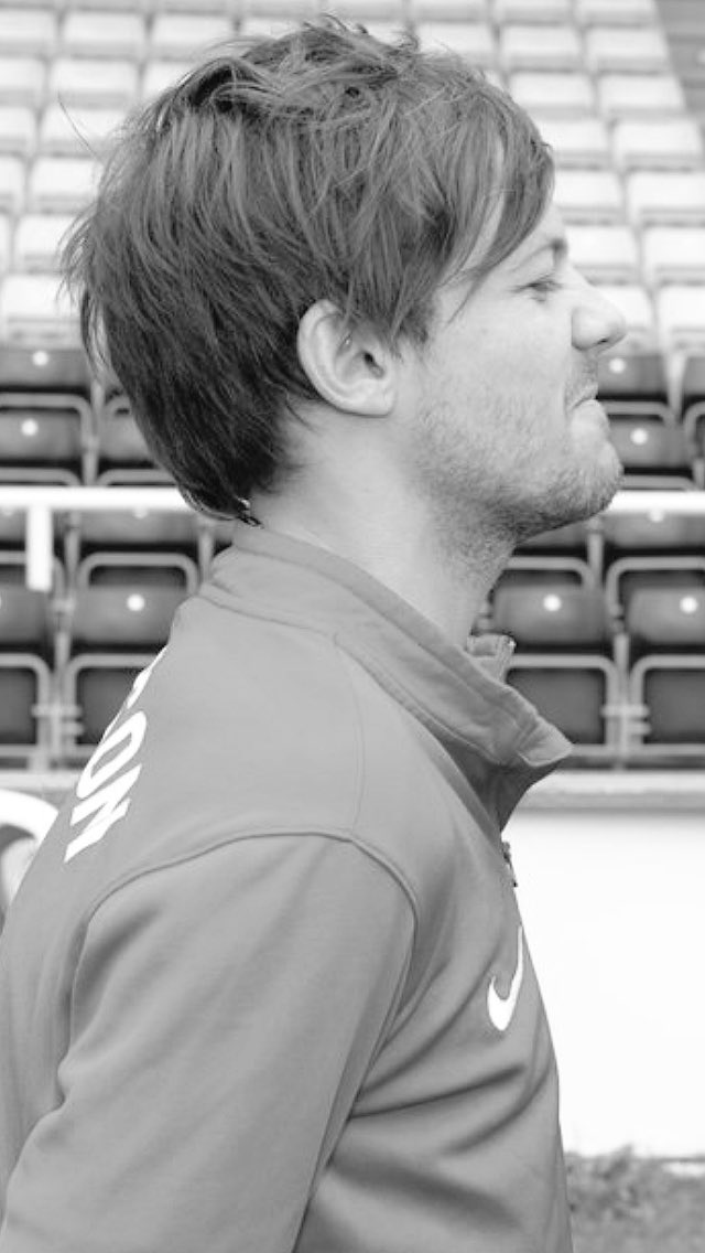 journal_harry's tweet photo. «Quand je le regarde,je me dis que ce que je vois là,n'est pas simplement une personne,c'est une raison de sourire.» https://t.co/UtO7OteI58