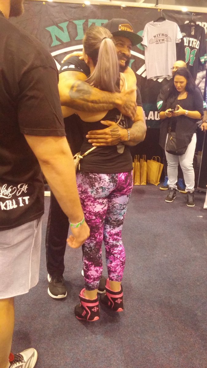 MelyndaKalyn's tweet photo. Thinkinv back to that time i got to hug @CTFletcherISYMF !! Still the best day ever! #icommandyoutogrow #epic https://t.co/DweTGGR0Ud