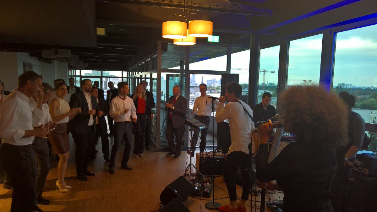 PiaInTheClouds's tweet photo. Launchparty still going ooooon... #Vodafone #TotalCloud #fusionlaunch @munique rocking the crowd!!! https://t.co/b3iXGBJnYE