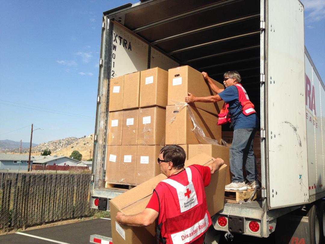 HTLinke's tweet photo. Unloading #RedCross disaster supplies going out today into communities affected by #ErskineFire. https://t.co/fNAOFR9Gwp