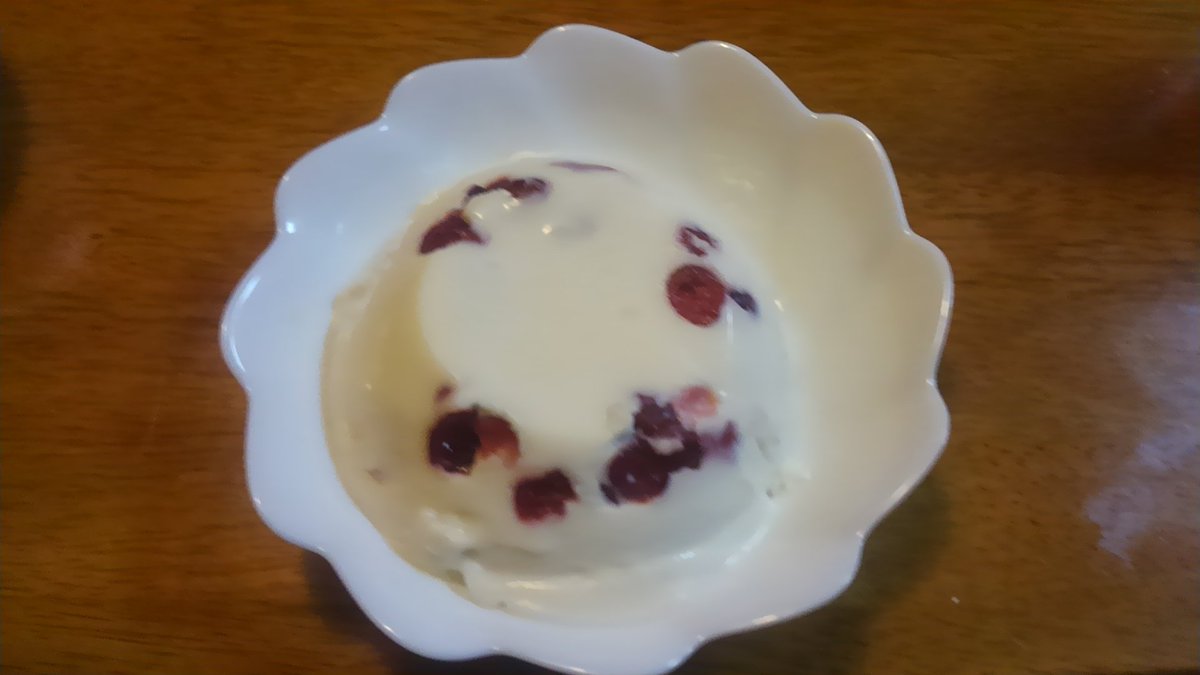 あたりめ 手のひらサイズのアイホートの雛ちゃんを次から次へと食べ続けたい 生きたまま 掴まれていやいやする雛 ちゃんをそのまま食いちぎり三口くらいで食べたい そして満腹になったあたりで怒り狂ったアイホートさんに頭から囓られたい あたりめ 手のひらサイズのアイホートの雛ちゃんを次から次へと食べ続けたい 生きたまま 掴まれていやいやする雛 ちゃんをそのまま食いちぎり三口くらいで食べたい そして満腹になったあたりで怒り狂ったアイホートさんに頭から囓られたい