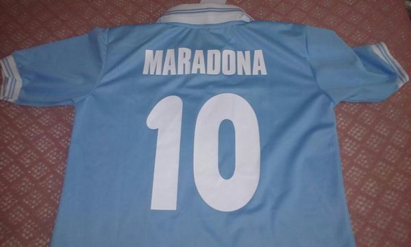 FapezCamisetas's tweet photo. Napoli Buitoni, Maradona, talle XXL queda. Se va a $360. https://t.co/A771R3TYlK