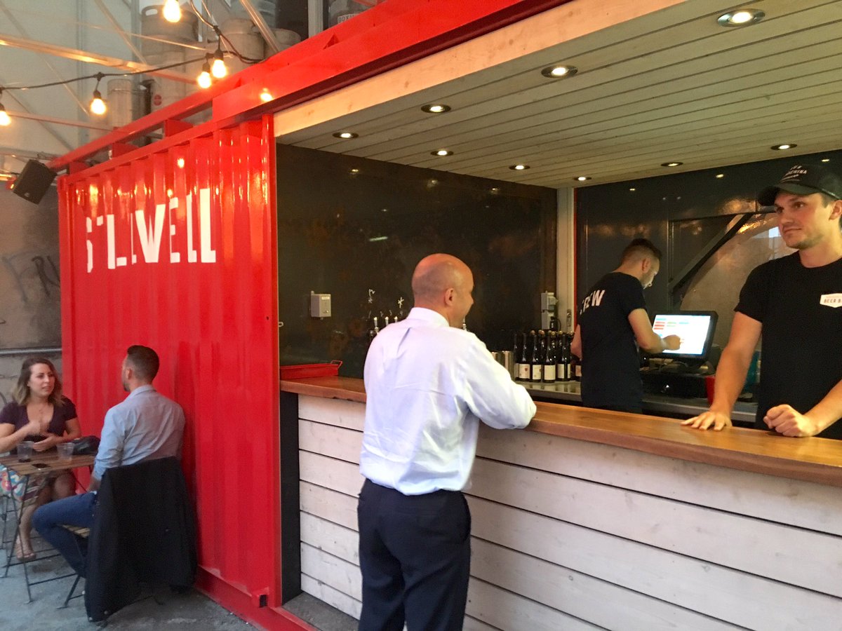 AndyFillmoreHFX's tweet photo. Post-#HFXClimateAction town hall celebration at @BarStillwell on @SpringGardenRd! #Halifax #cdnpoli https://t.co/uZBcb2CL23