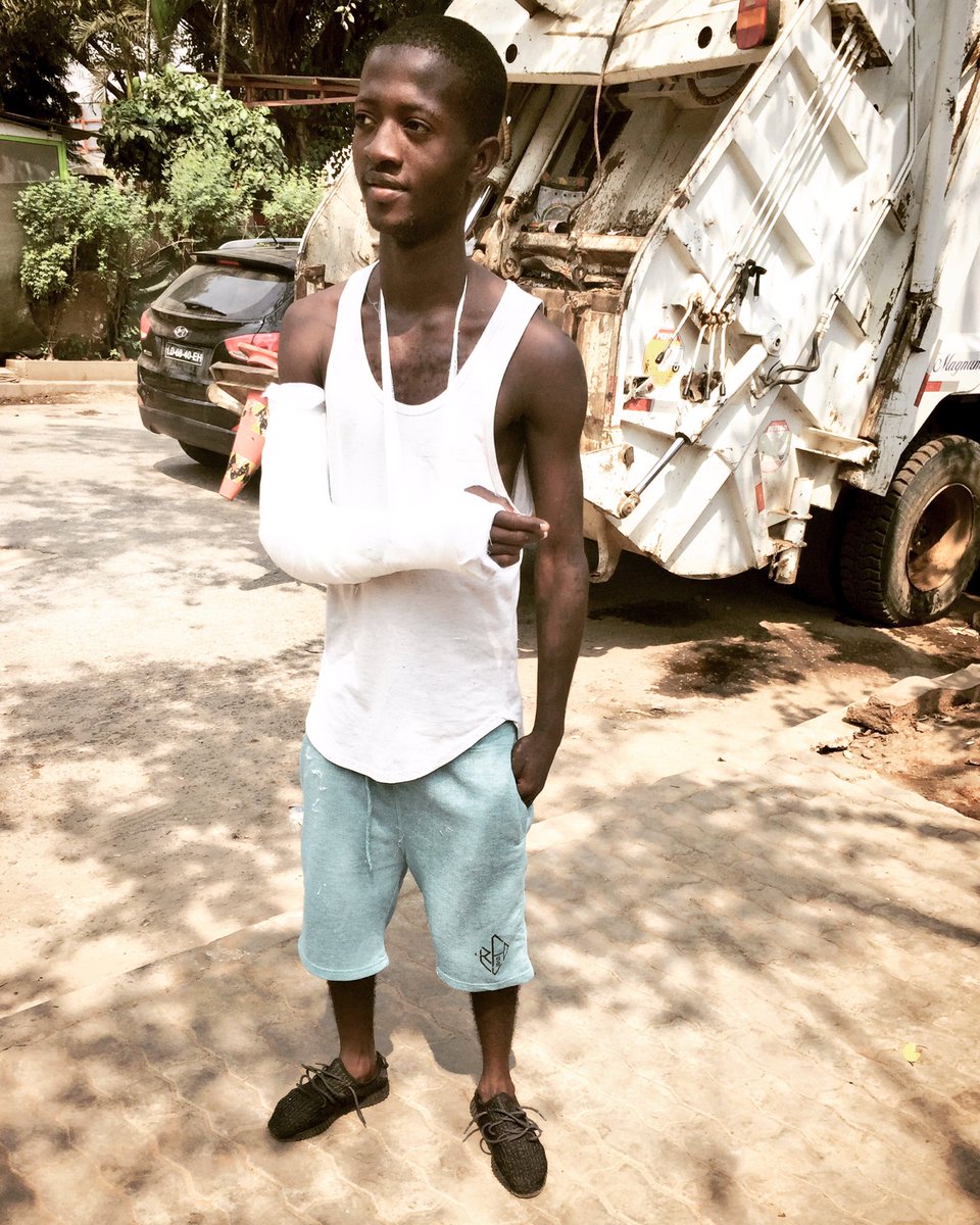 djoberthyy's tweet photo. Esta na dor uma escola onde aprendemos as mais belas lições de crescimento...🤕🤕🤕 https://t.co/xhGp3anNjL