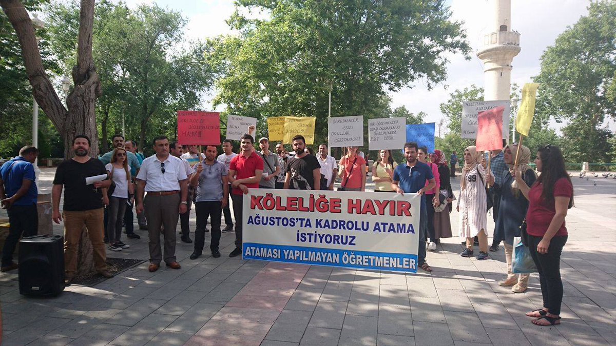 fatma__turkkan's tweet photo. #SözlesmeliÖgretmnligeHayir Sevgili @BuketUzuner bu yanlış uygulamaya ortak olmayın lütfen desteklerinizi bekliyoruz https://t.co/2VBCb1tHRk