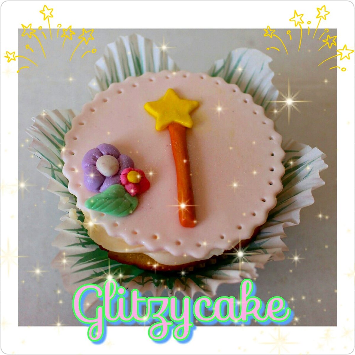 glitzycake's tweet photo. #glitzycake #tinkerbell #peterpan #disney #magic #cupcakes #fondant #birthday #cake #edibleart #art #pixiedust https://t.co/Y01iIc8PV2