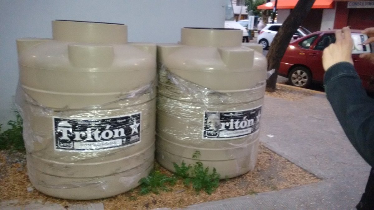 mariomerol's tweet photo. Las botargas de @DrTriton https://t.co/pKMPMqwZPC