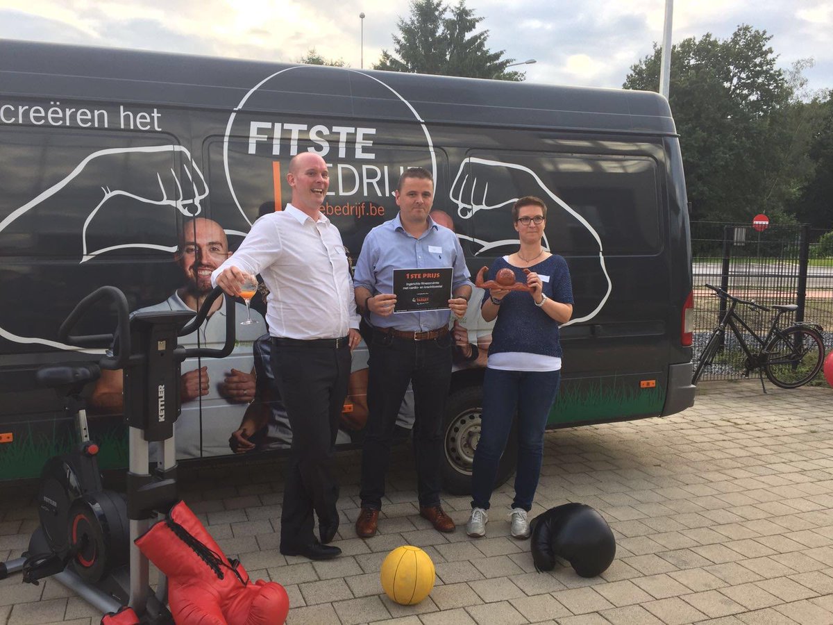 MarkAerts's tweet photo. 12 weken inspanning &amp; ontspanning dankzij Het Fitste Bedrijf met als eindresultaat WINST in de categorie +15! #trots https://t.co/10U81jPRwn