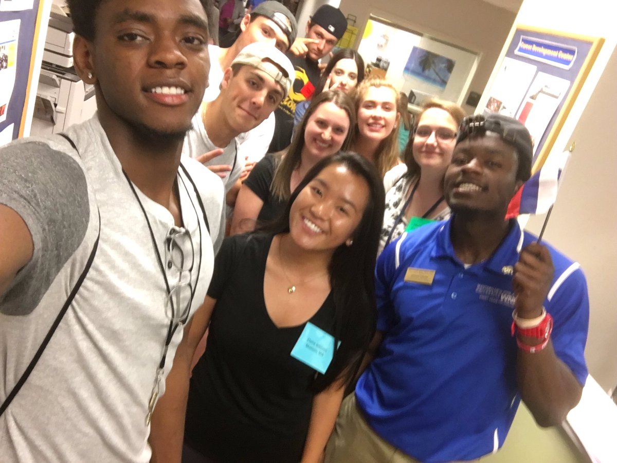 wontonjonson's tweet photo. @WNESOAR2016 #WNESOARselfie #soarb https://t.co/PYeVgRNFsu