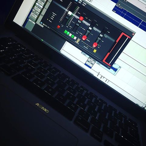 Aomg_Family's tweet photo. [#IG] 28.06.16 Cha Cha.
Legenda: Killer reverb: EMT 250 👌🏾👌🏾👌🏾 #emt250 #uad #aomg https://t.co/q6XQnUDOhF