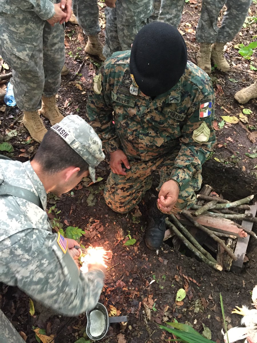 ArmyROTC's tweet photo. Panama CULP Cadets train with SENAFRONT Special Forces in the field and learn jungle survival skills. #ArmyROTC #CST https://t.co/f7x5kGy3zK