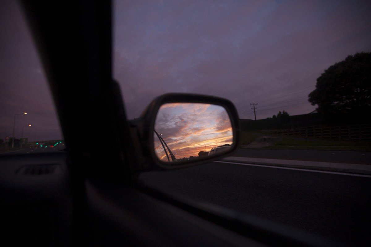 burlaka102003's tweet image. Прив долго не писала вам приехала только что села мой #домик_# приехали на машине нам ище повезло пробки не было.🚗🌙⭐