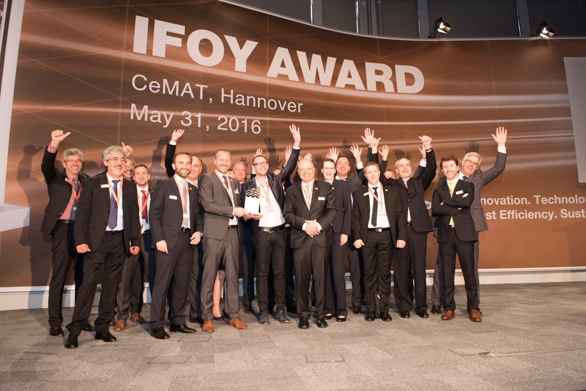 SSISCHAEFER's tweet image. IFOY AWARD 2016: SSI SCHAEFER's Weasel wins Intralogistics Solution  hubs.ly/H03sHG30  #AGV #IFOYAWARD